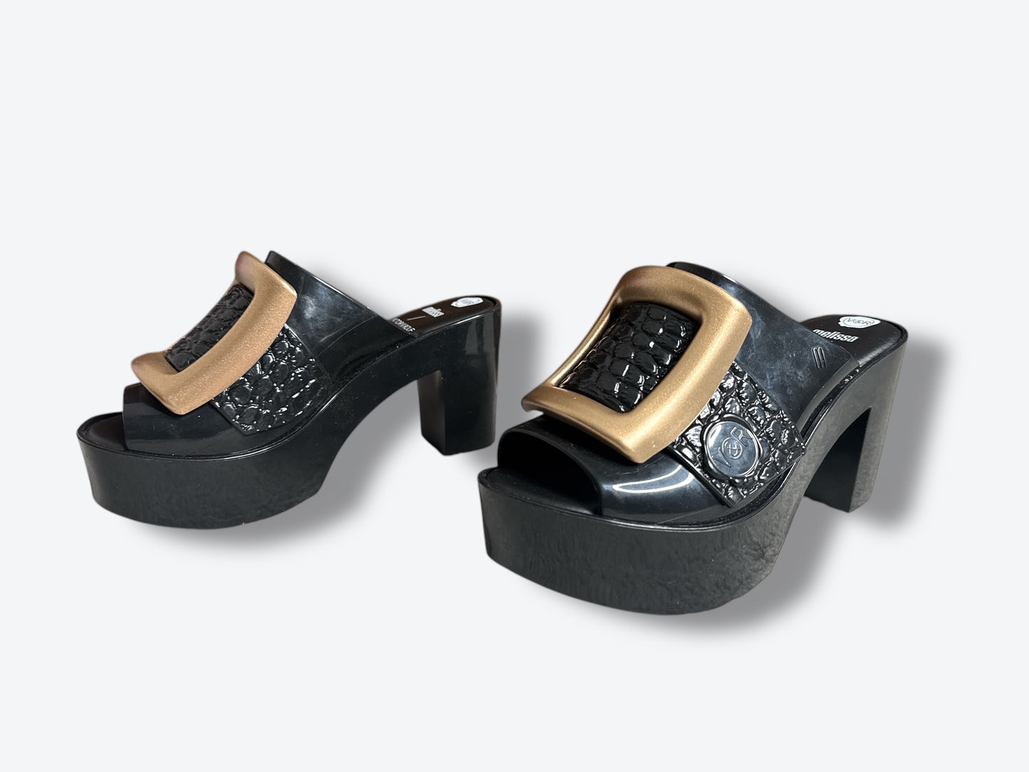 Trend: Viktor & Rolf + Melissa Buckle Jelly Slides