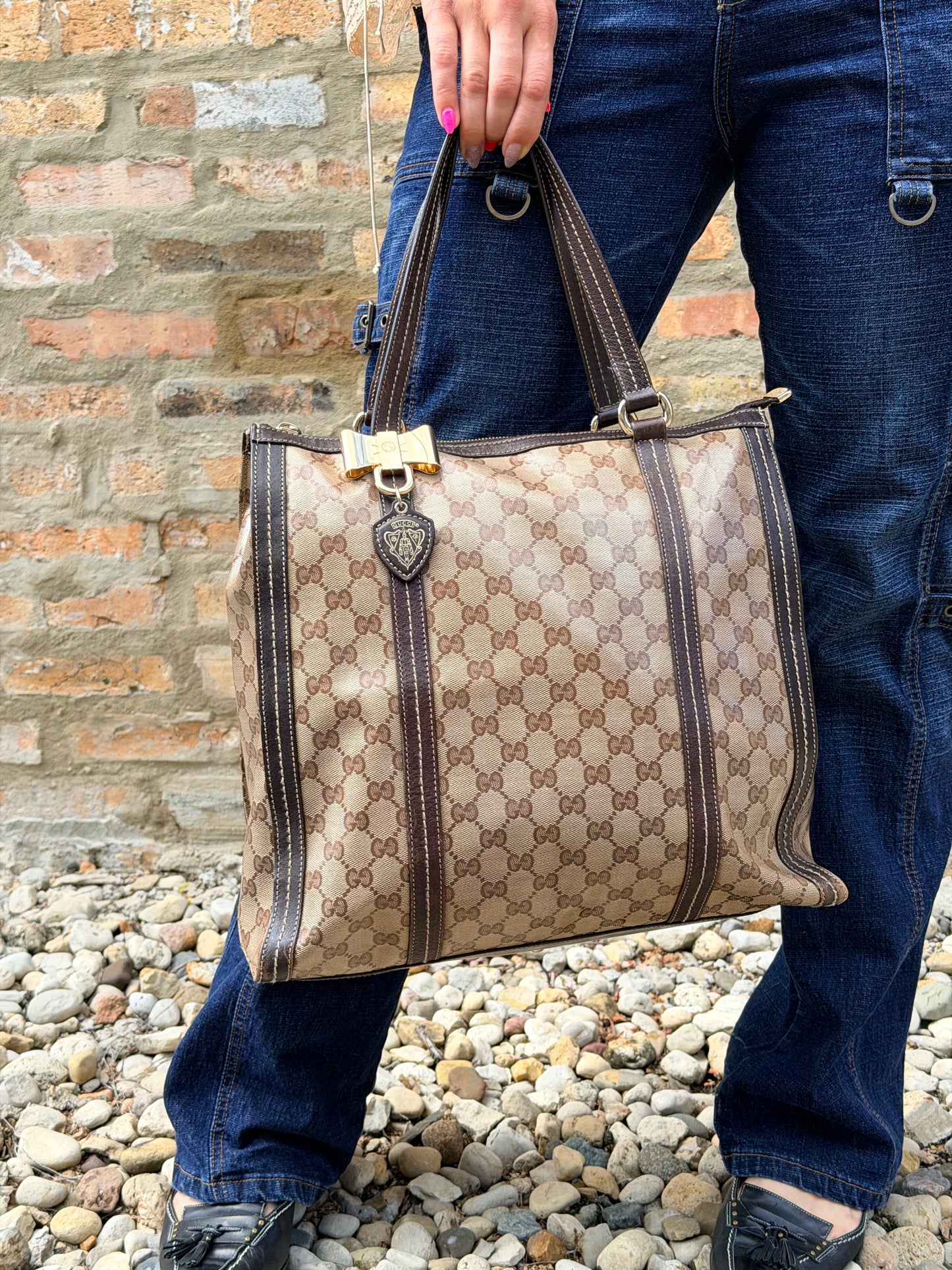 Consign: Y2K Gucci Logo Tote