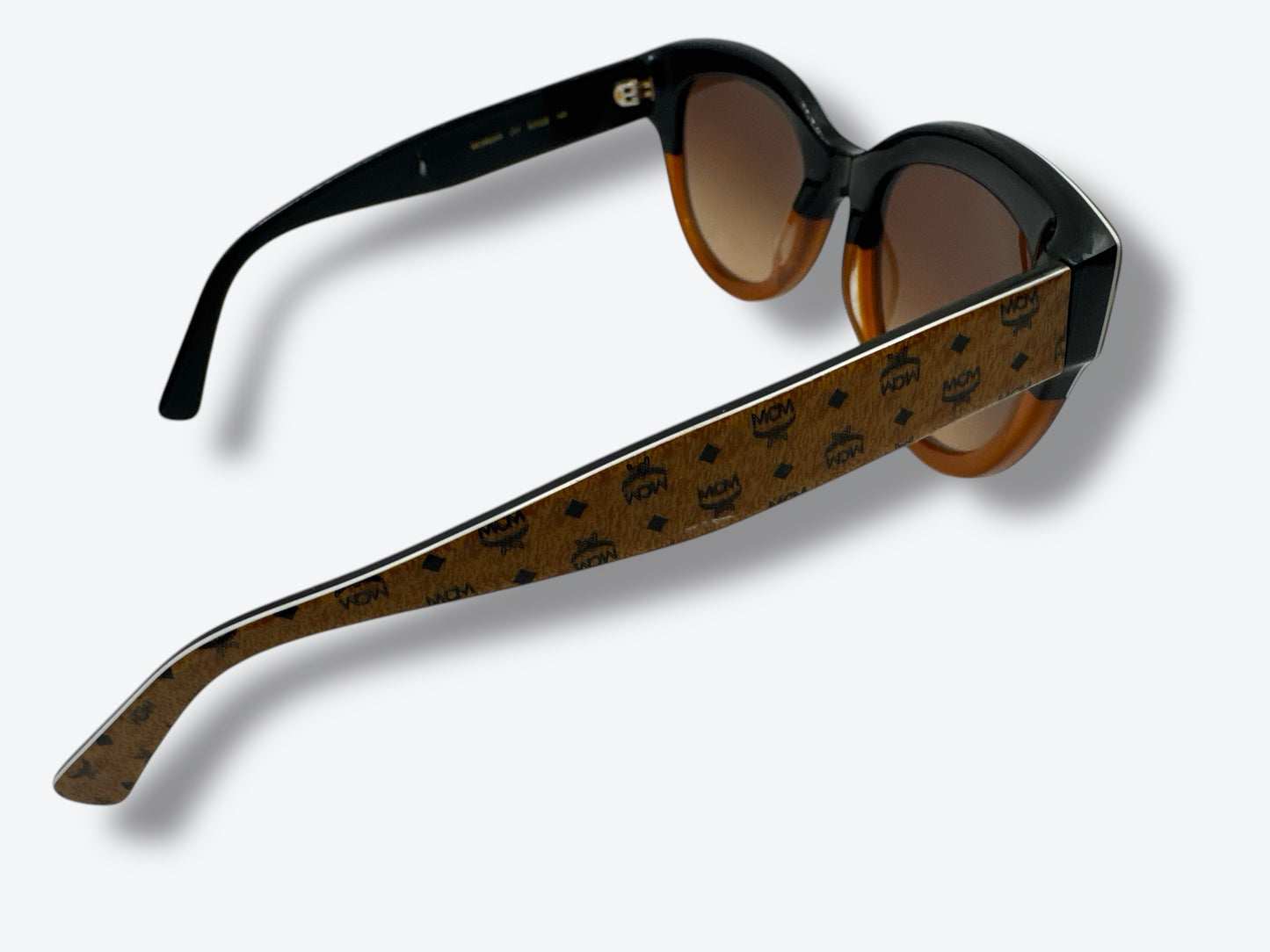Trend: MCM Sunglasses (MCM608S 257 53 • 22 140