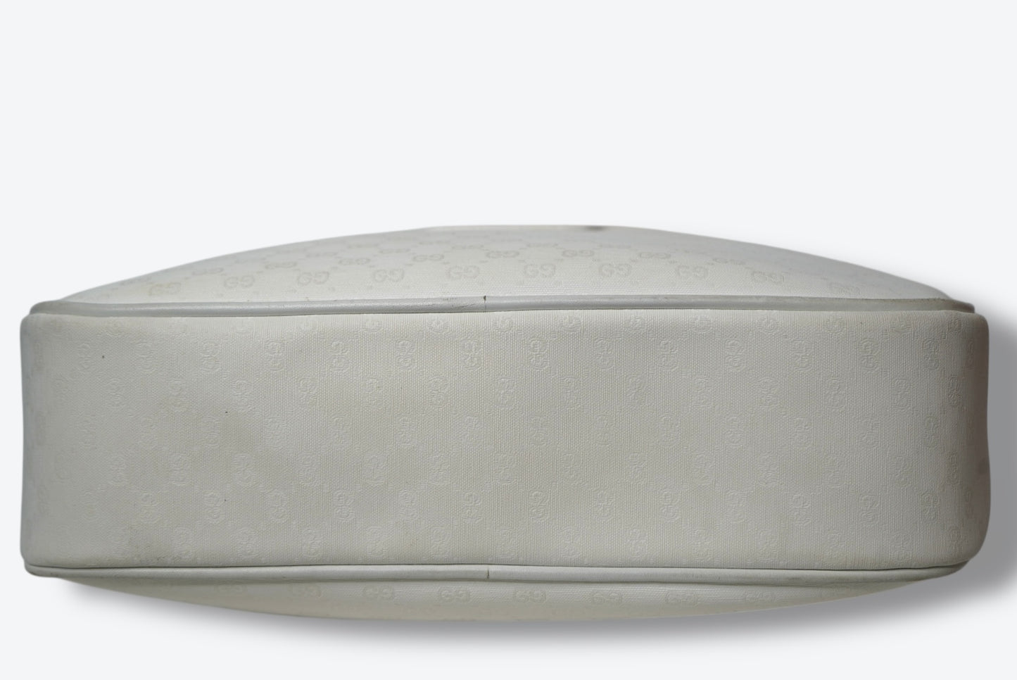 #92C. 1980s/1990s Vintage Gucci Monogram Crossbody Bag – Cream White (flaking inside)
