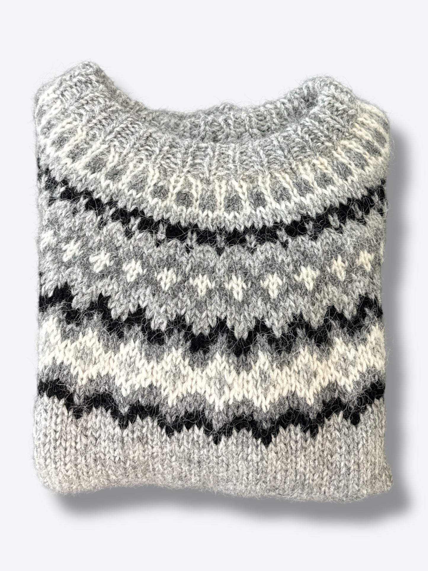 Vintage Icelandic Wool Sweater – Hand-Knit Fair Isle Pattern