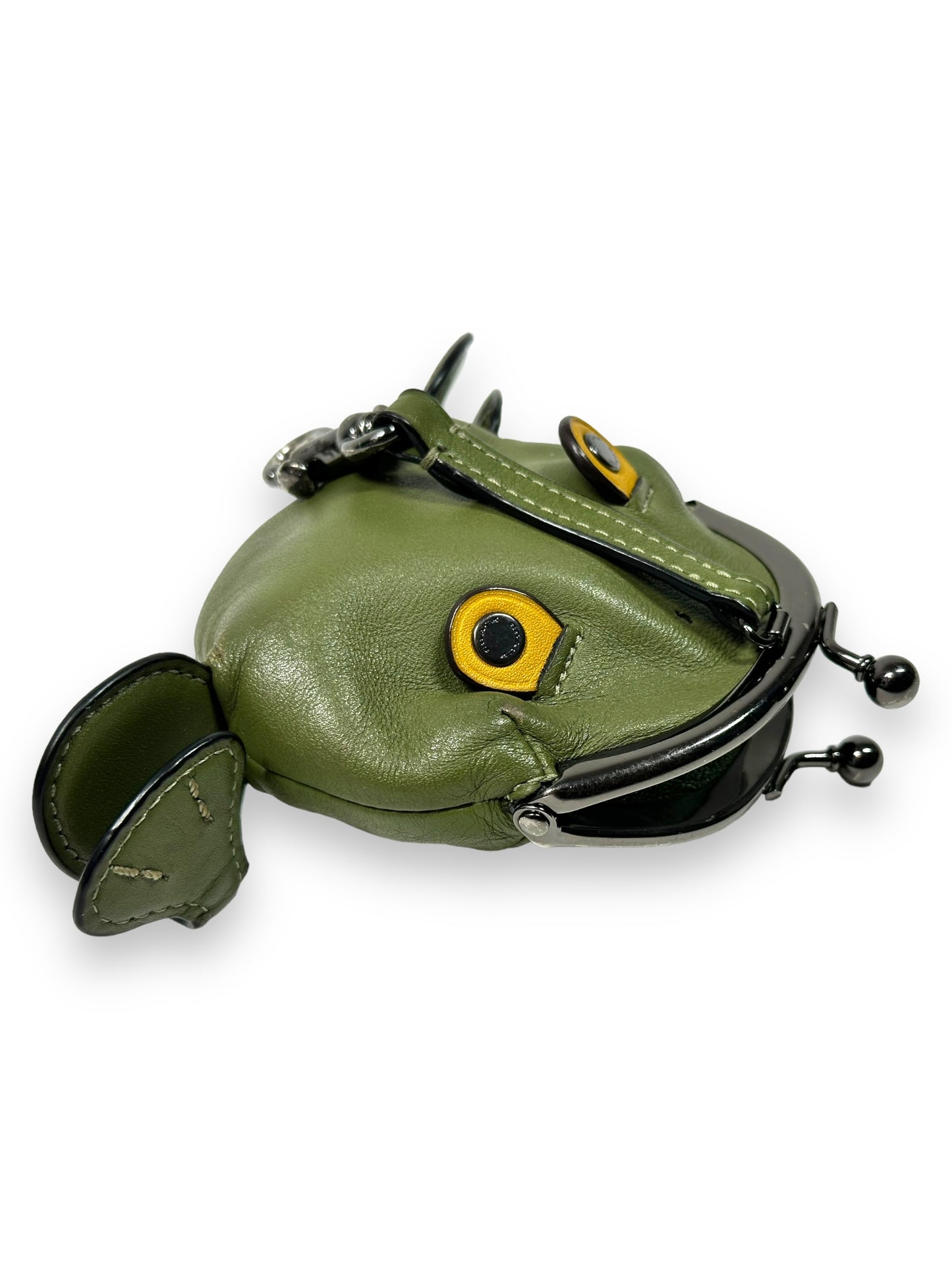 Trend: “Coach” Frog Kiss Lock Change Purse
