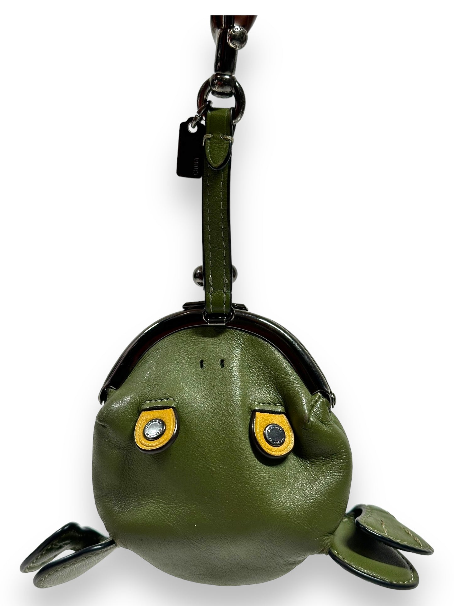 Trend: “Coach” Frog Kiss Lock Change Purse