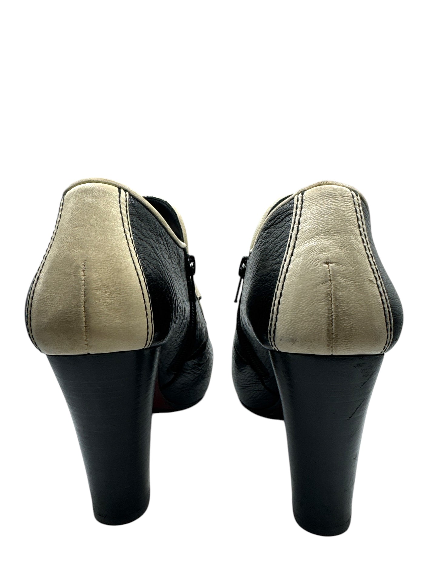 Vintage Chie Mihara Black and Creme Heeled Loafers