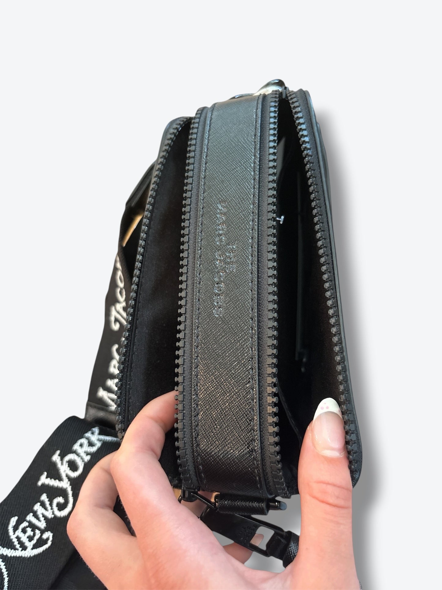 Trend: Marc Jacobs The Snapshot Camera Bag in the Black-on-Black (DTM, “Dipped in Black”)