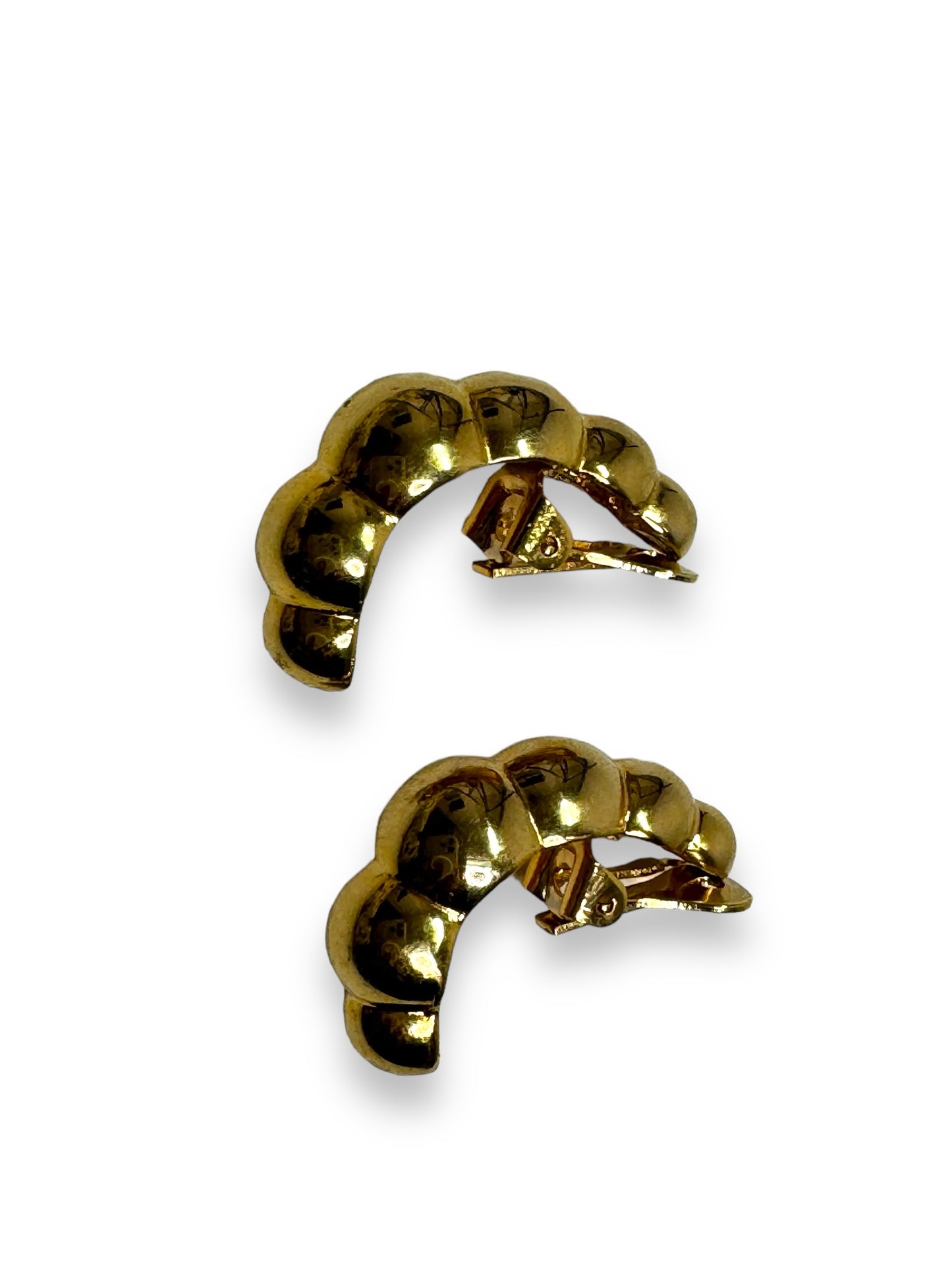 1980s Gold Ribbed Clip On Earrings