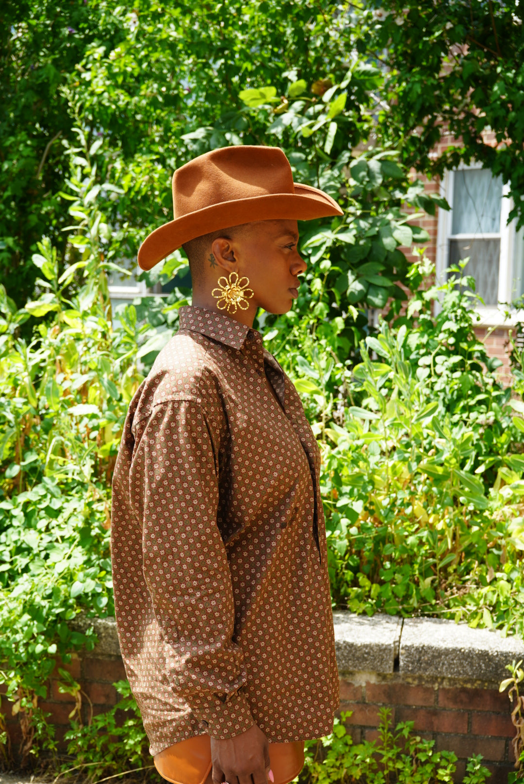 #216. 1990s Liz Claiborne Brown Ditzy Floral Unisex Shirt