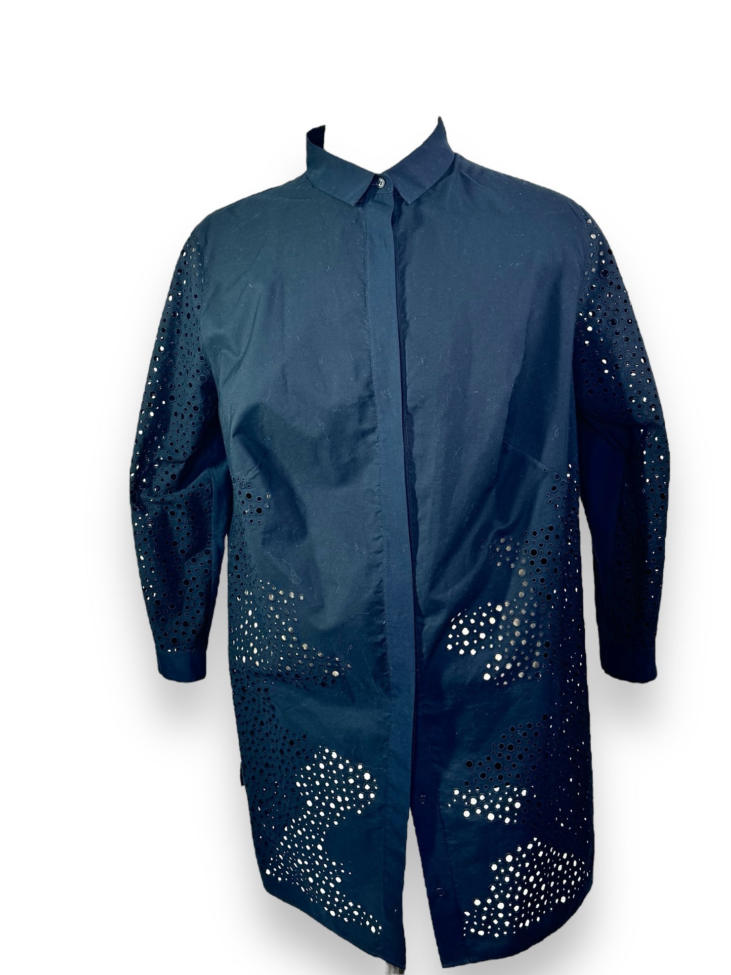 Trend: Akris Punto Laser Cut Navy Blouse