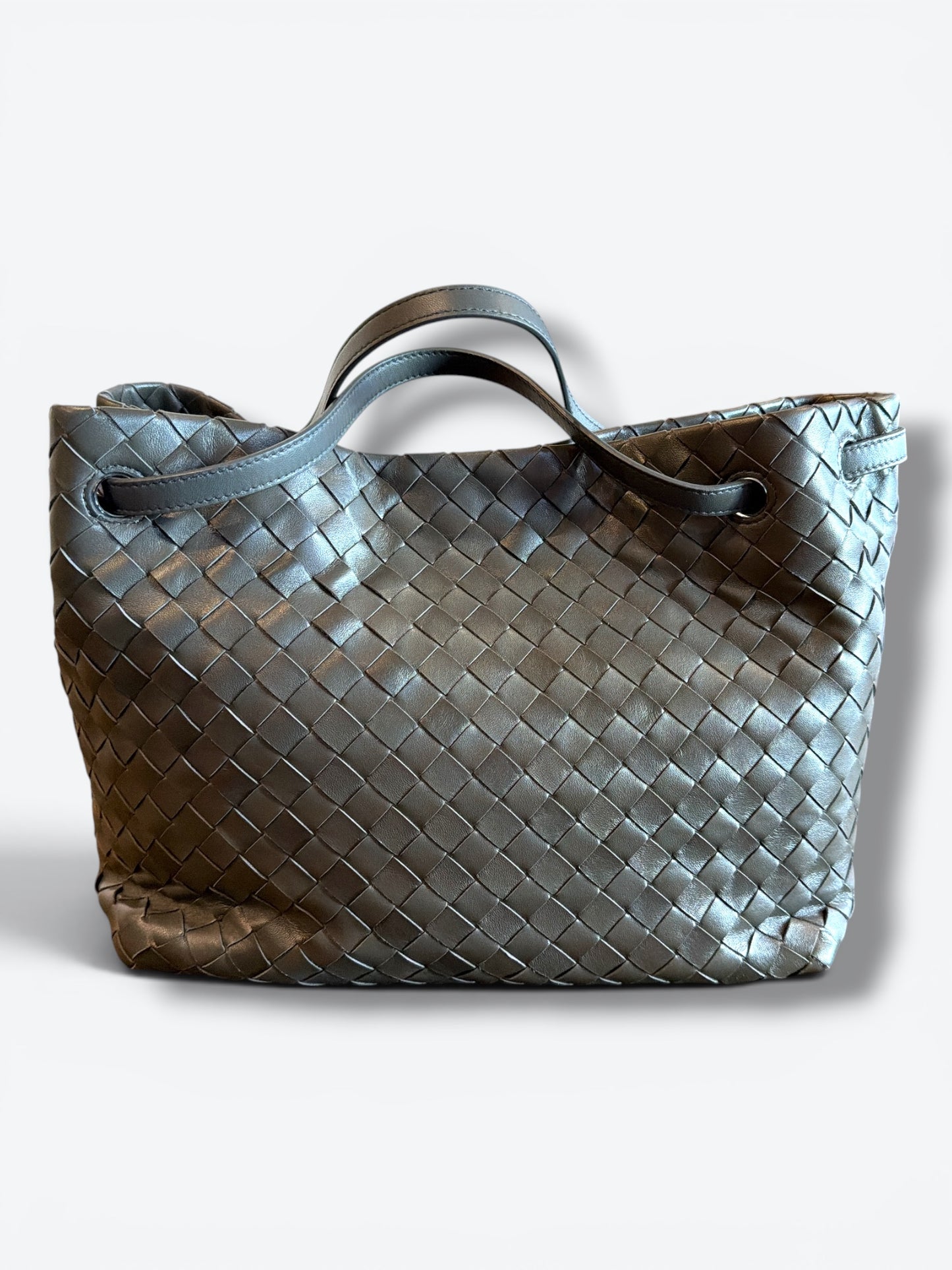 Trend:  Bottega Veneta Intrecciato Tote in Graphite
