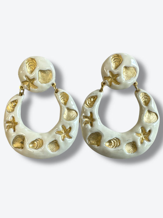 Vintage Creme Seas Shell Hoops (Unsigned - Clips)