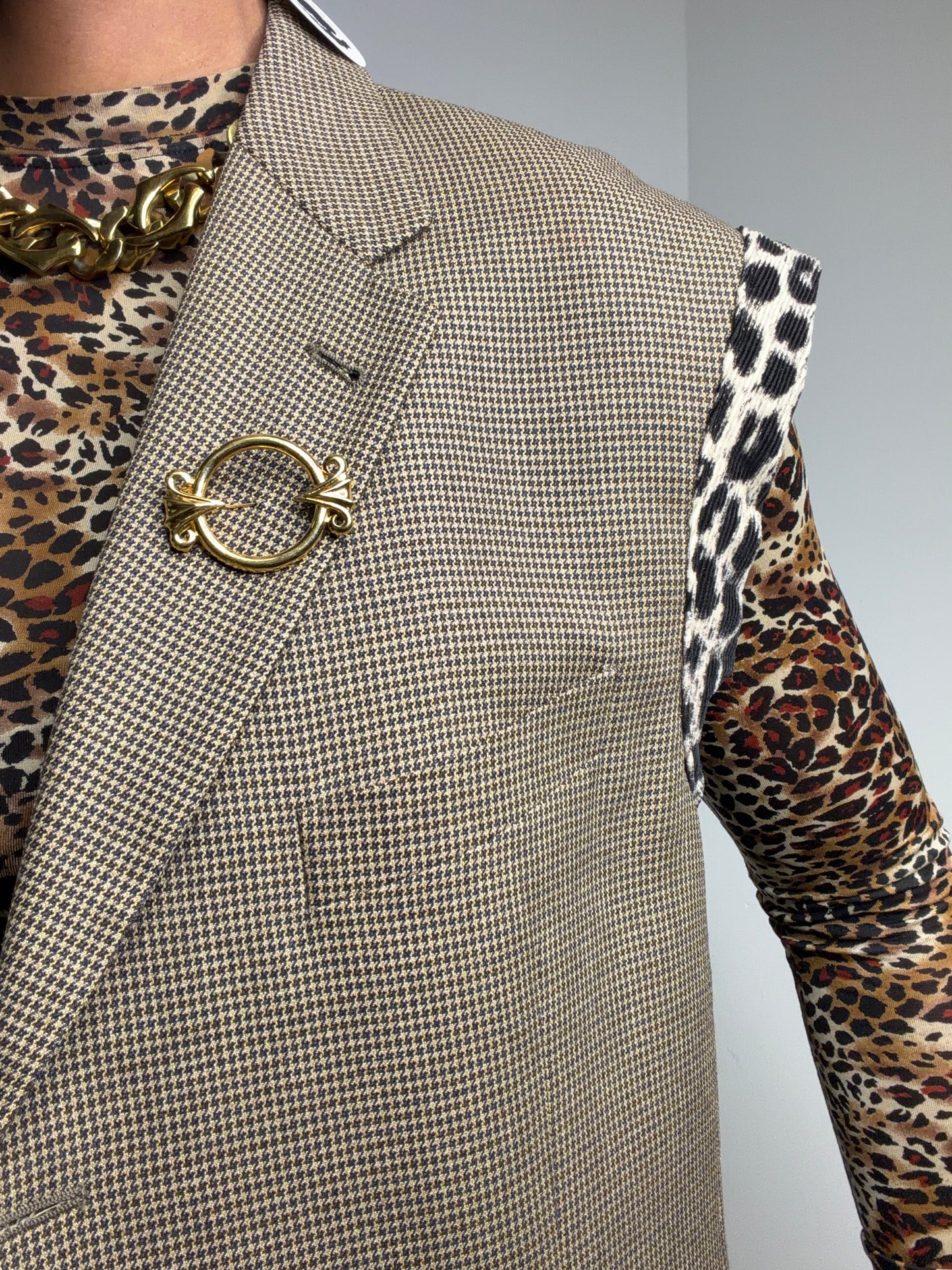 1980s/90s Monet Gold Circular Brooch (Signed)