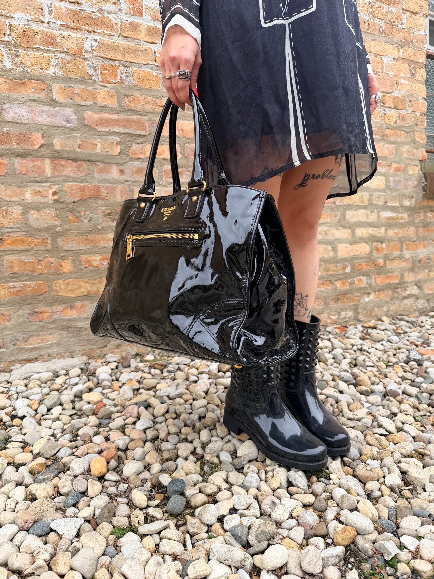 Consign: Y2K Prada Vitello Shine Patent Leather Tote