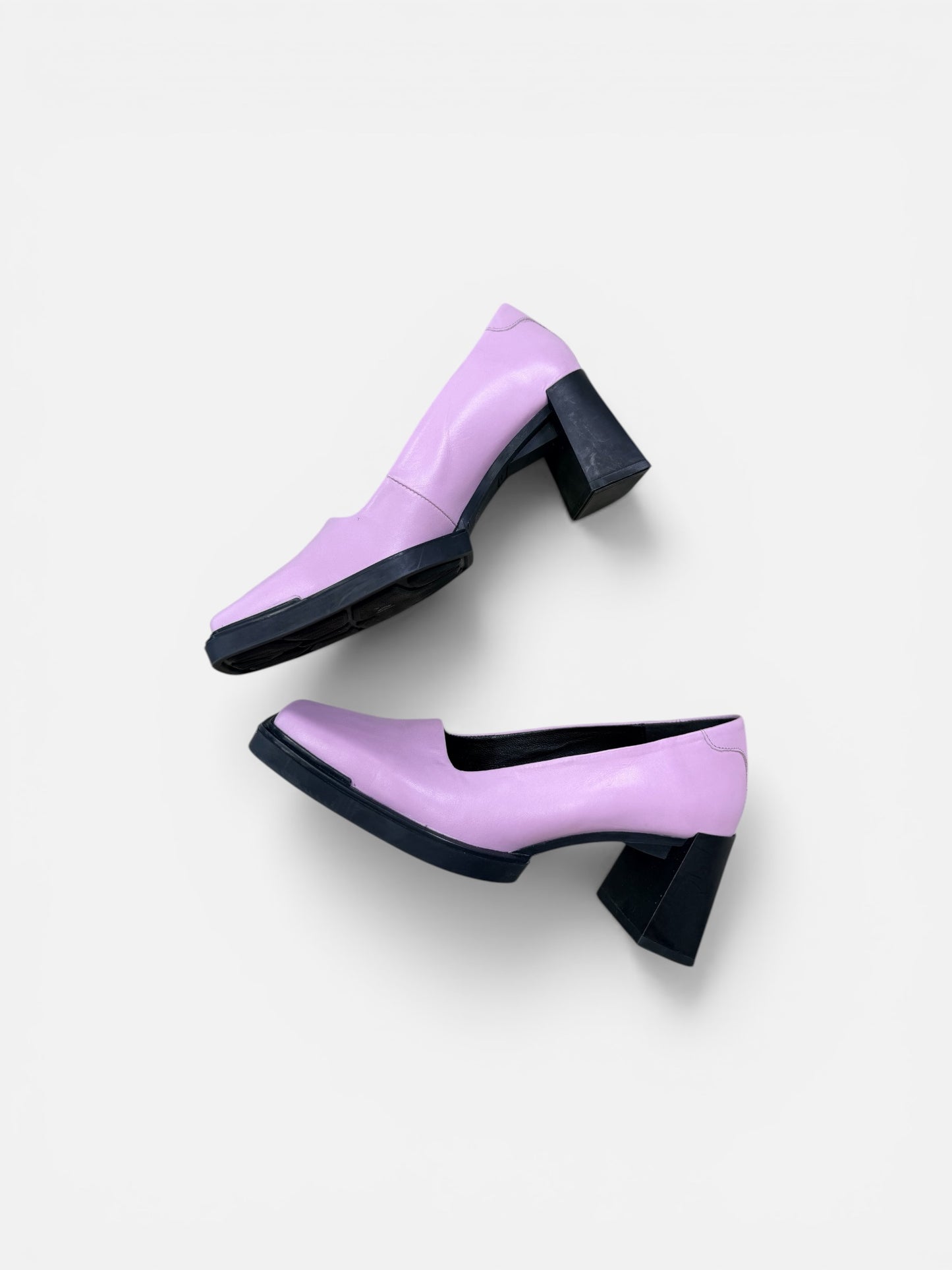 Trend: VagaBond Shoemakers Lavender Chunky Pumps