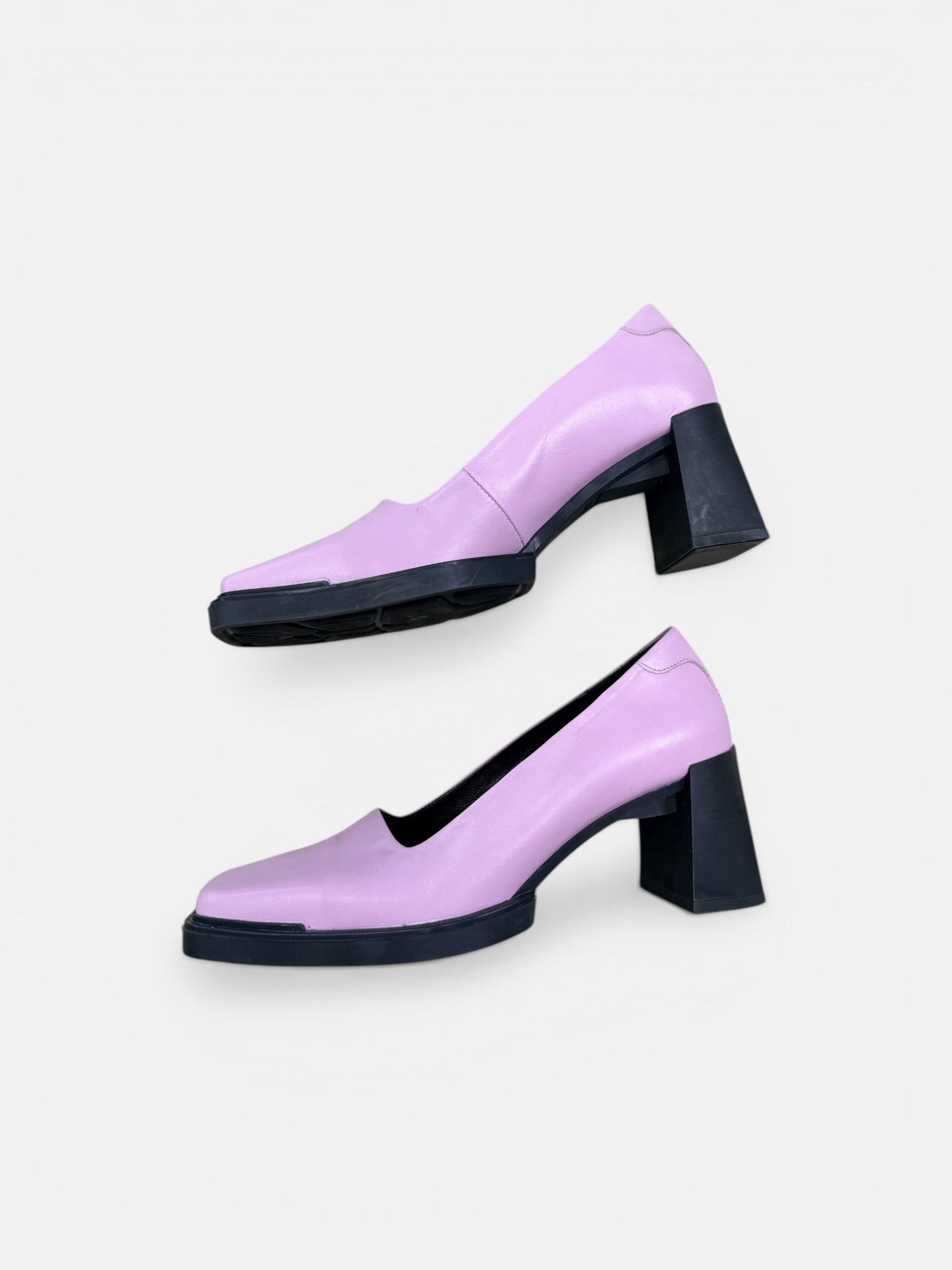 Trend: VagaBond Shoemakers Lavender Chunky Pumps