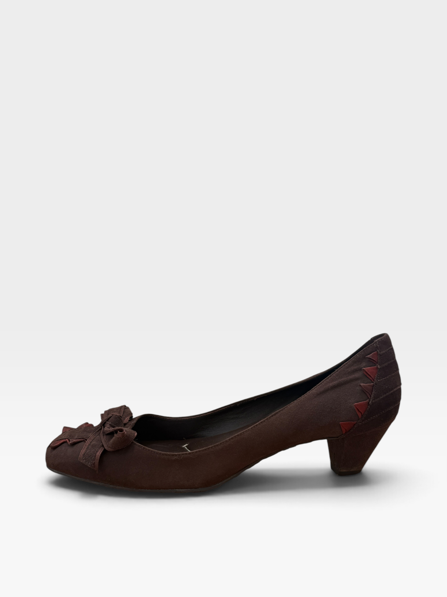 Y2K BCBG Go grain Ribbon and Suede Kitten Heels (Brown)