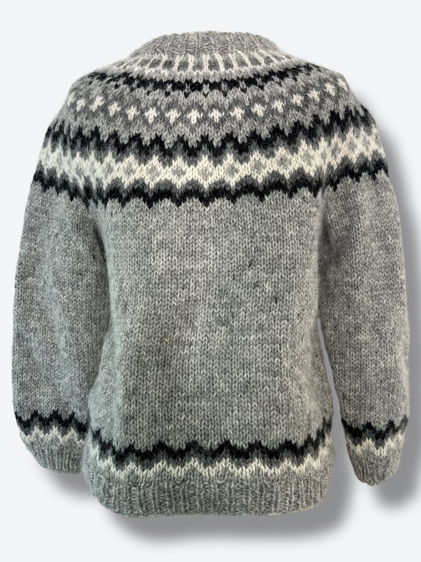 Vintage Icelandic Wool Sweater – Hand-Knit Fair Isle Pattern