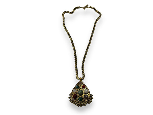 Trend: “Cabi” Large Medallion Gem Necklace