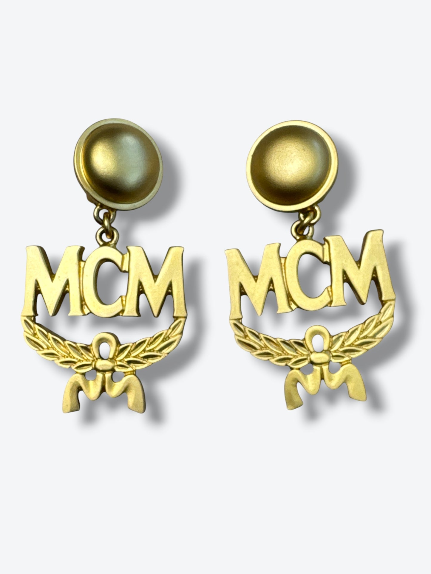 1980s MCM Logo Laurel Wreath Clip-On Earrings – Gold Tone