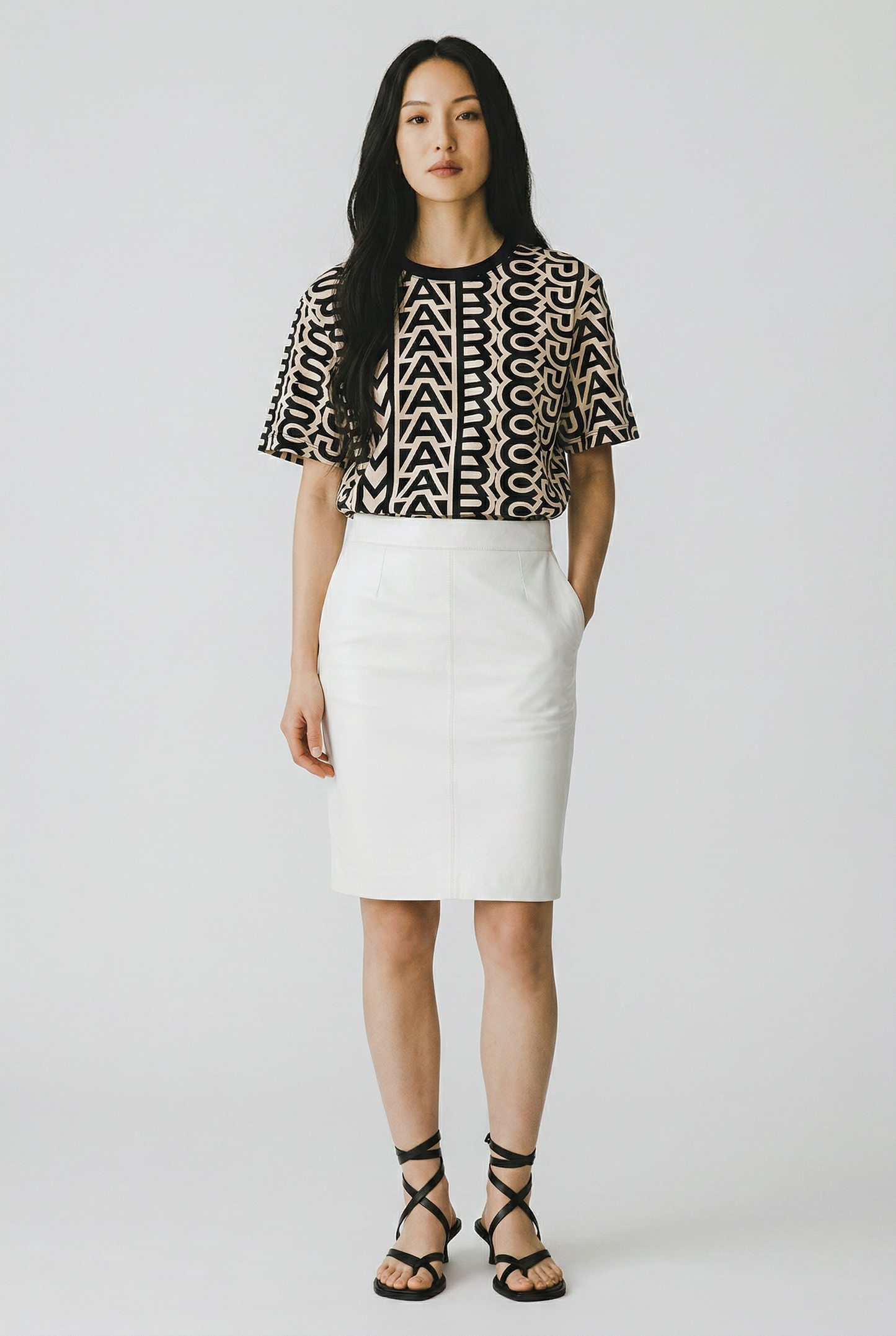 Trend: Marc Jacobs Black & White Monogram T