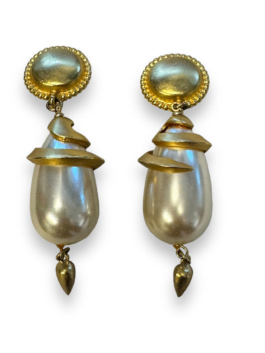 1980s Vintage Pearl + Gold Swirl Earrings (Clip)